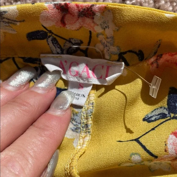 Floral Yellow blouse. AโGACI - Picture 4 of 7